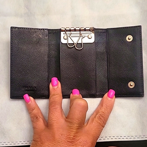 Prada key holder pre loved - Picture 3 of 7